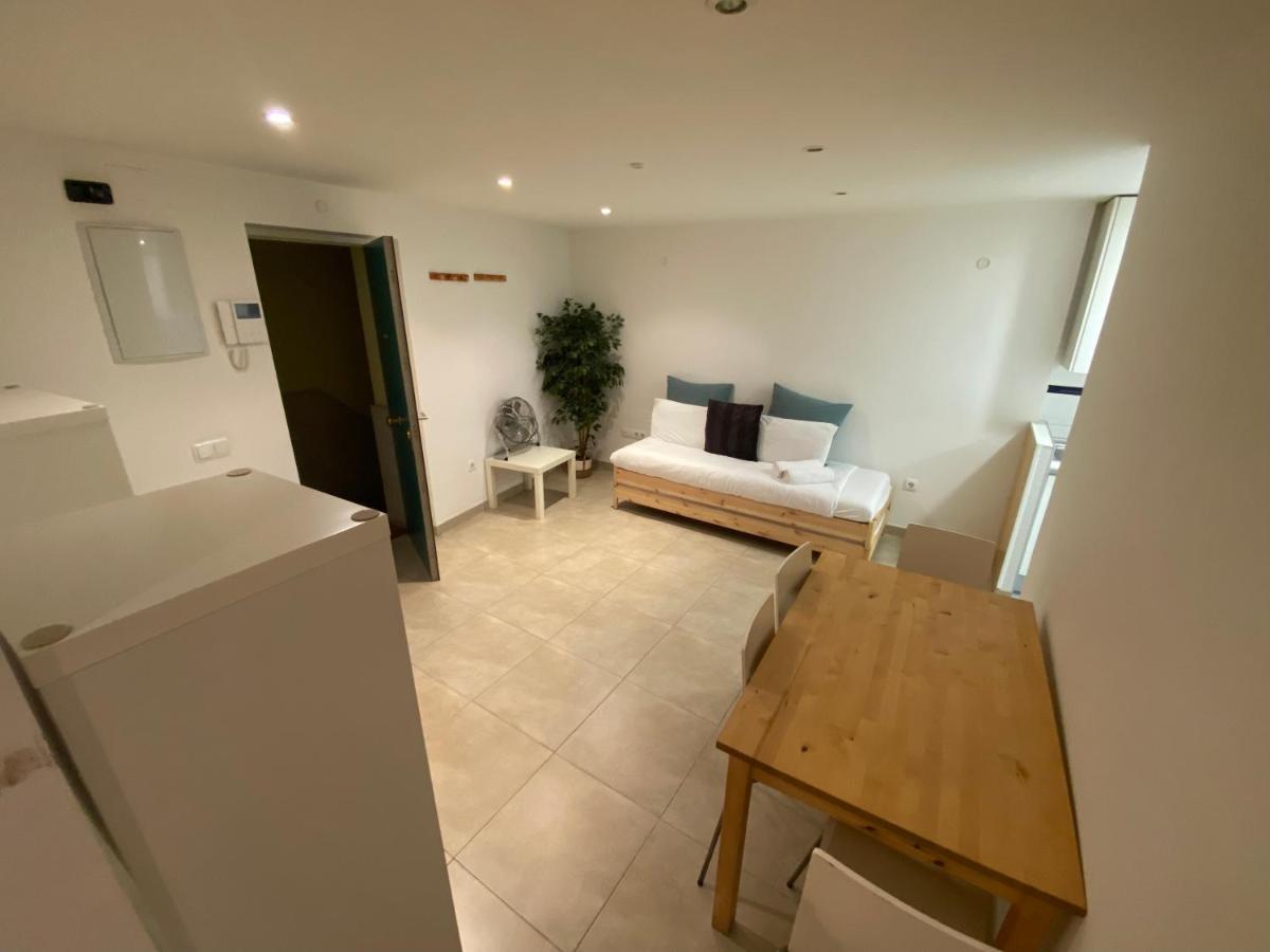Centrico Apartamento En Embajadores Apartment Madrid Luaran gambar